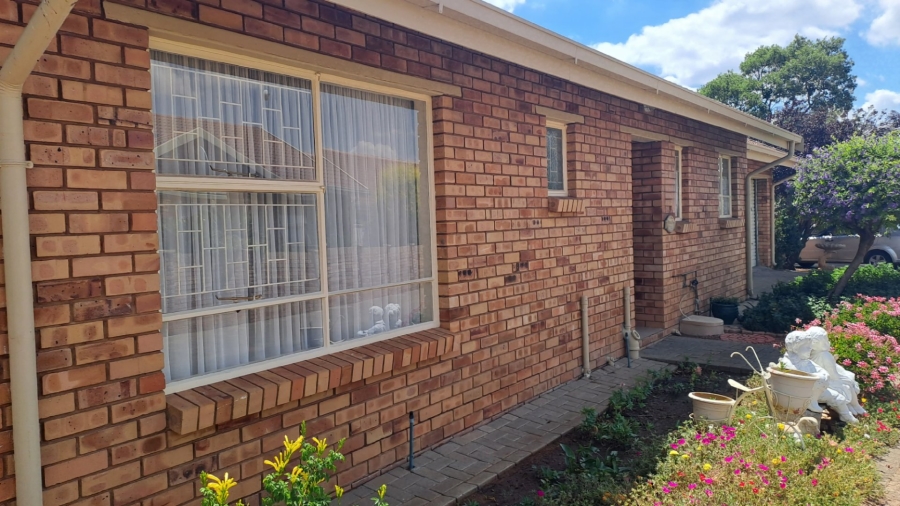 3 Bedroom Property for Sale in Fleurdal Free State